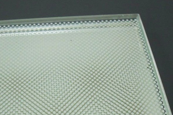 彩釉钢化玻璃性能及应用介绍